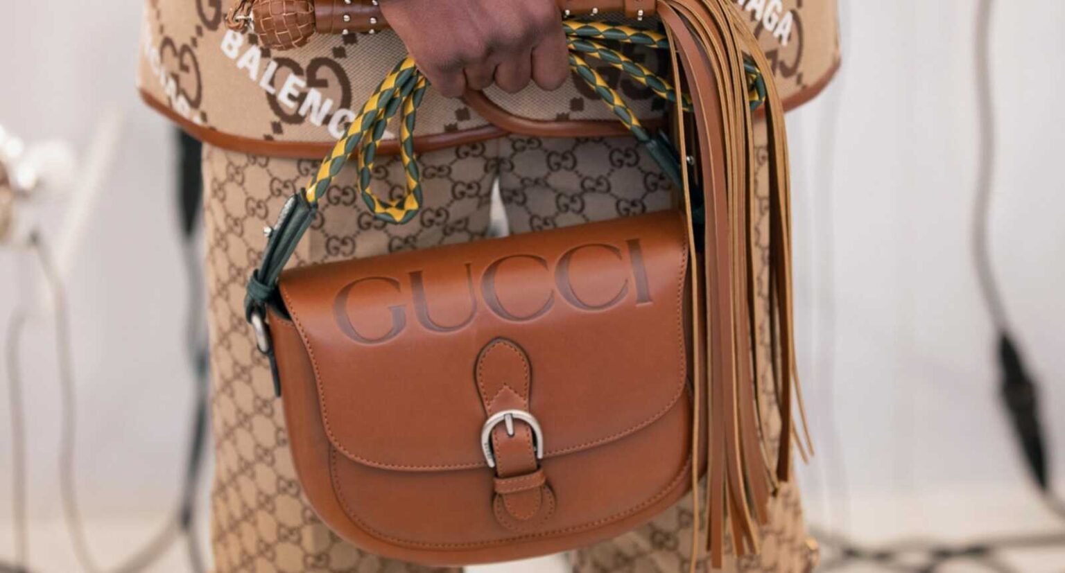 gucci aria hourglass bag